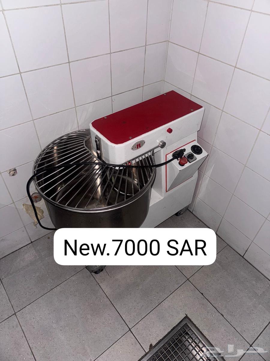 معدات مطعم شبه جديد للبيع بنصف السعر64519511822337110