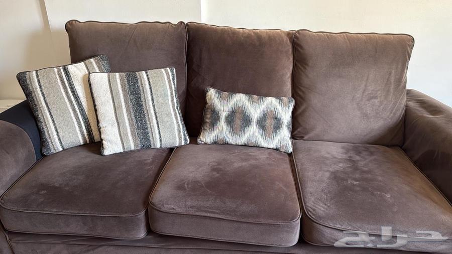 Sofa and dining table64518988671105110