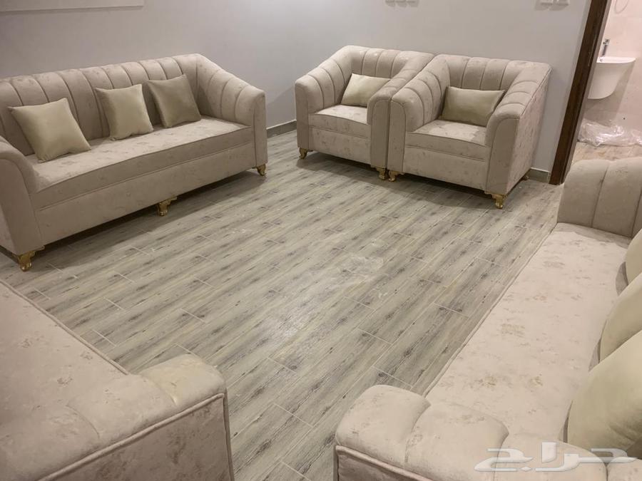 Very clean sofa for sale, complete with its tables64527011069313114