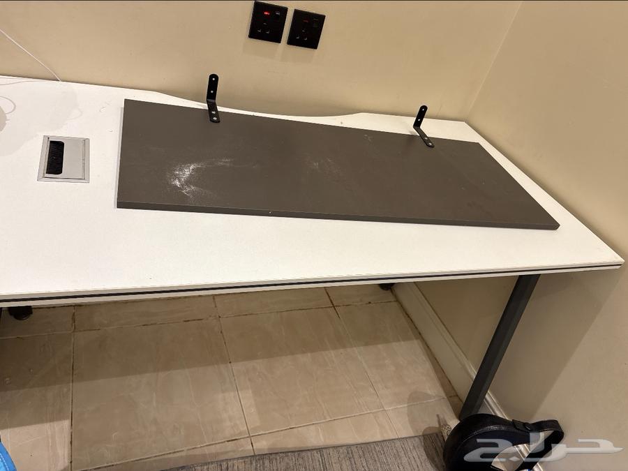 Dining table64524284936833110