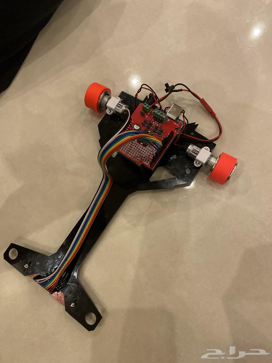 للبيع روبوت تتبع الخط الأسود للمسابقات والتعليم64519144394115110