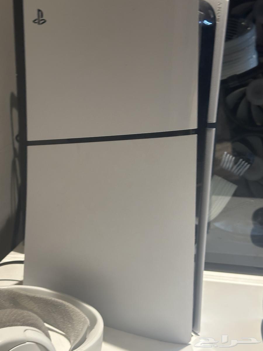 For sale PS5 Disc Edition, in good condition with two controllers and games64520048364675111