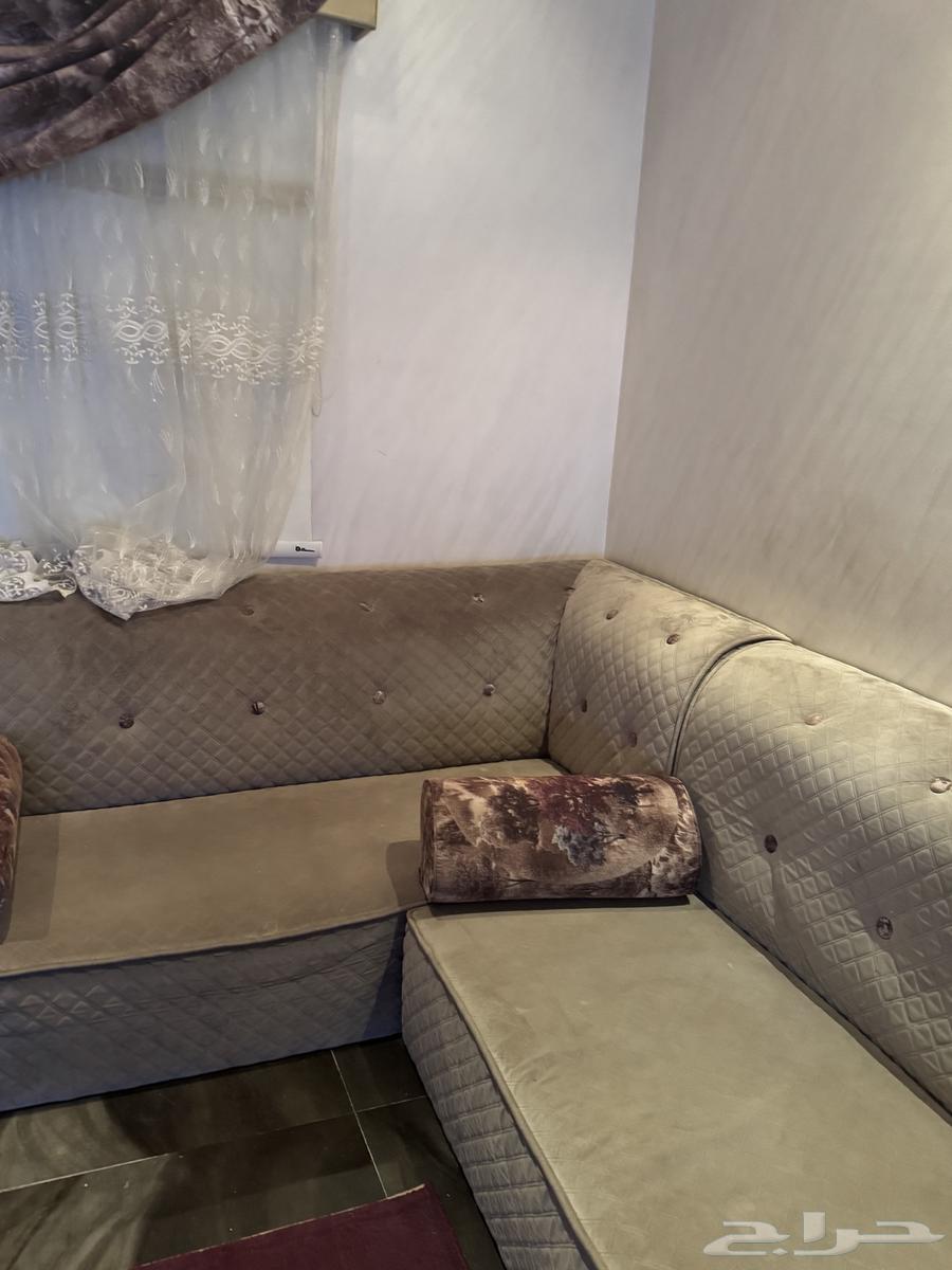 يوجد عندي كنب للبيع64525497010305111