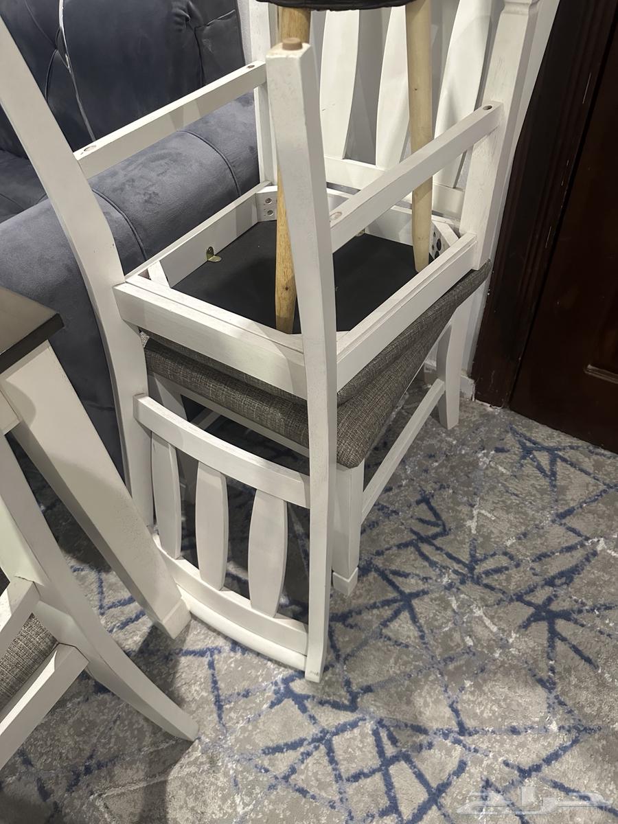 Dining table with 6 chairs, semi-new64519893076867112