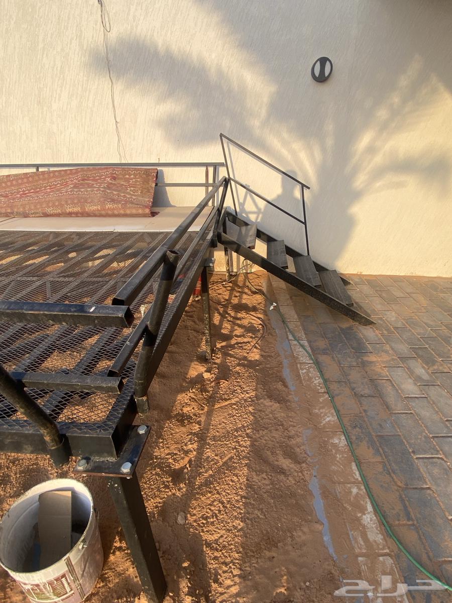 Iron bench 3 464521949102466112