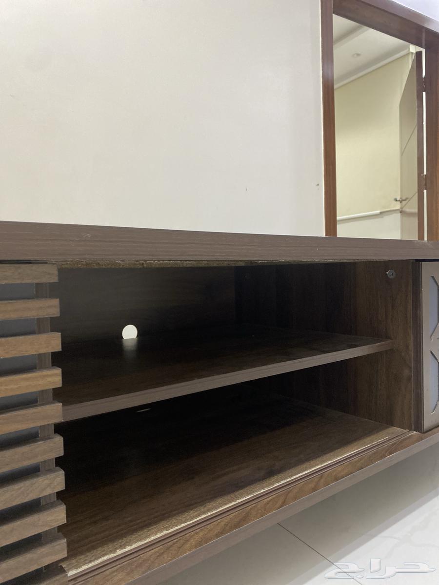 طاولة تلفزيون للبيع64524684443906112