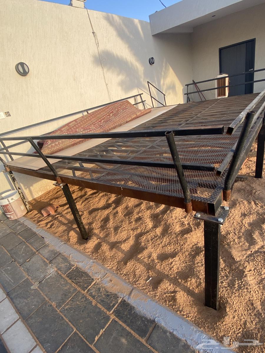 Iron bench 3 464521949102466113