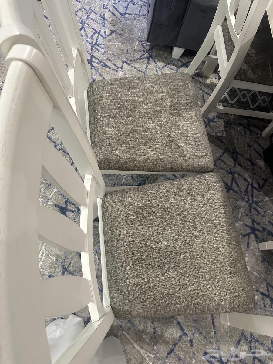 Dining table with 6 chairs, semi-new64519893076867113