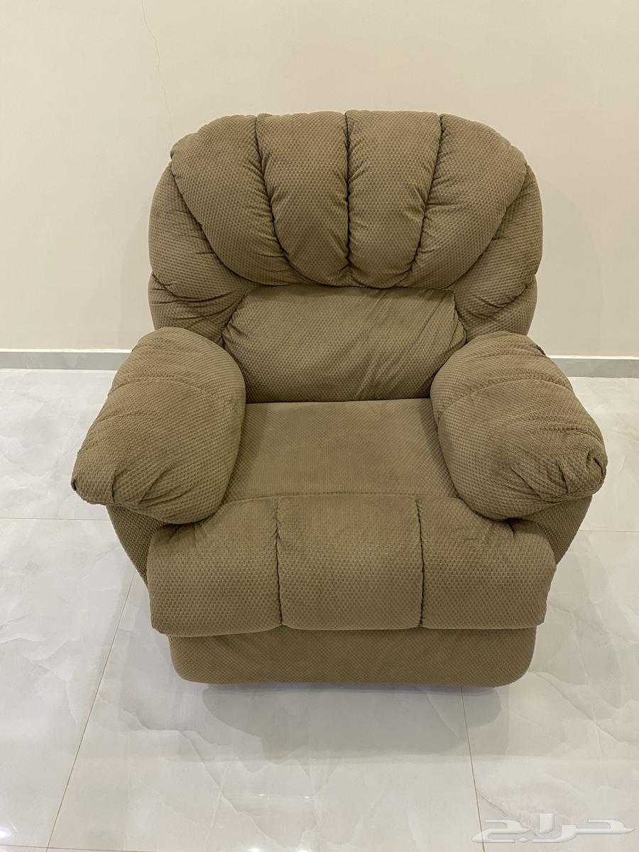 للبيع   كنب بحالة ممتازة64523880252291113