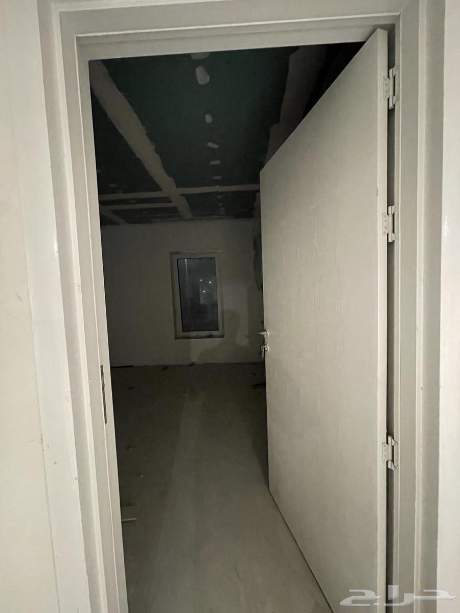 ابواب للبيع شبه جديدة64520403781379110