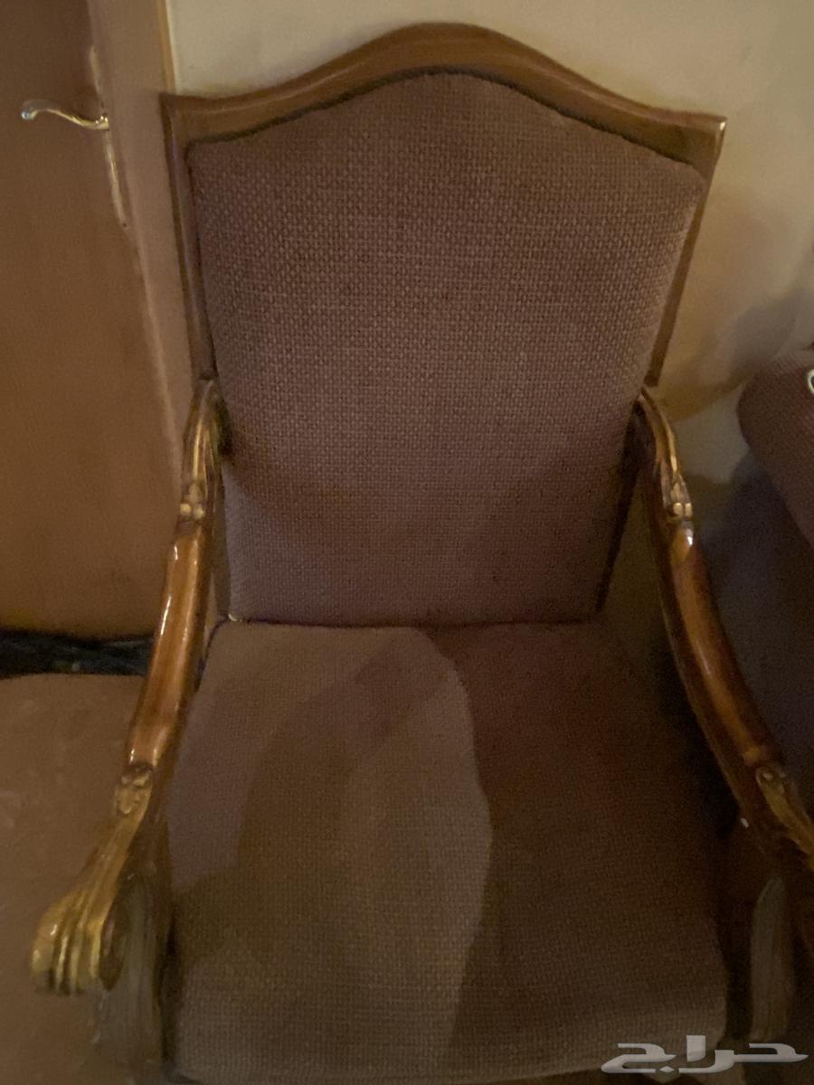 Sofa for sale with TV, table and entrance64522317082369112