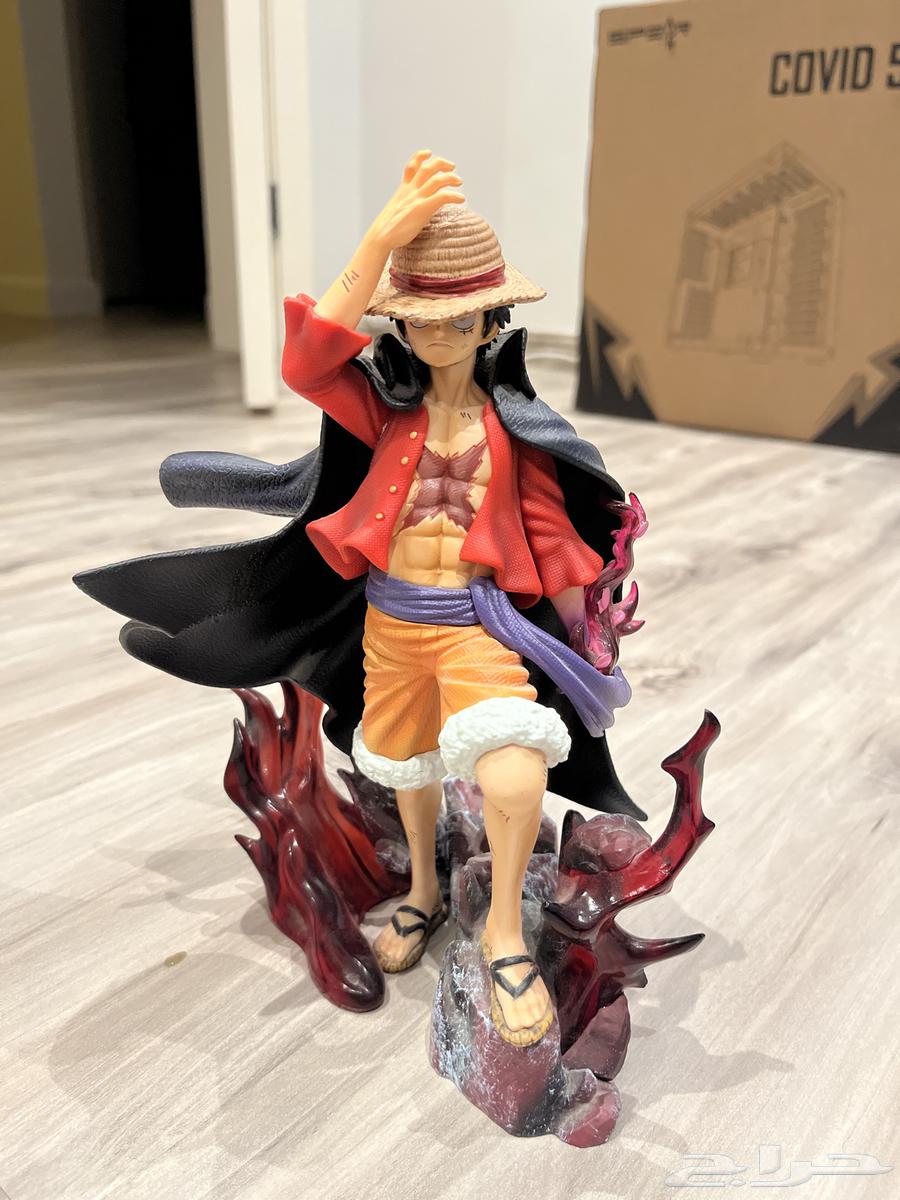 Figuers of Luffy with illuminated figure from Attack on Titan64525801420802110
