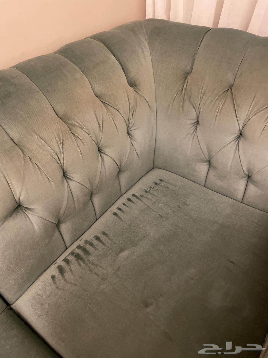 كنب نظيف بس فيه علامات بسيطه64523020210561112