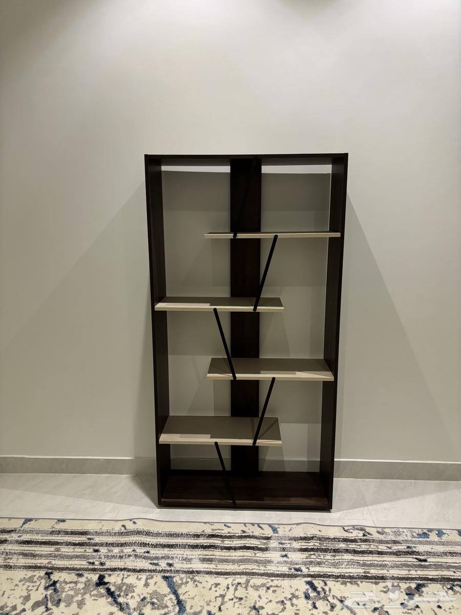 للبيع مكتب ارفف تحف نظيف جدا64525234021251112