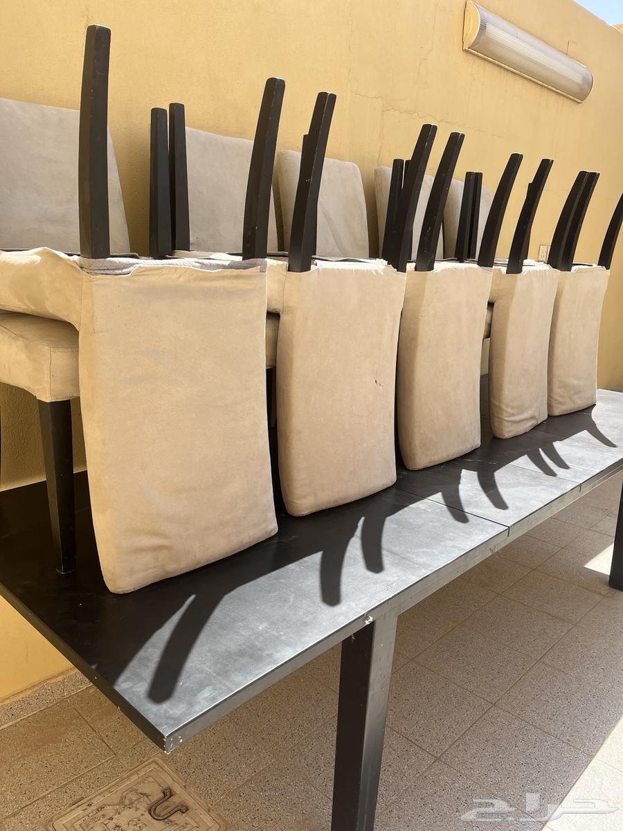 Dining table with chairs and buffet, 10 chairs64523034152195110