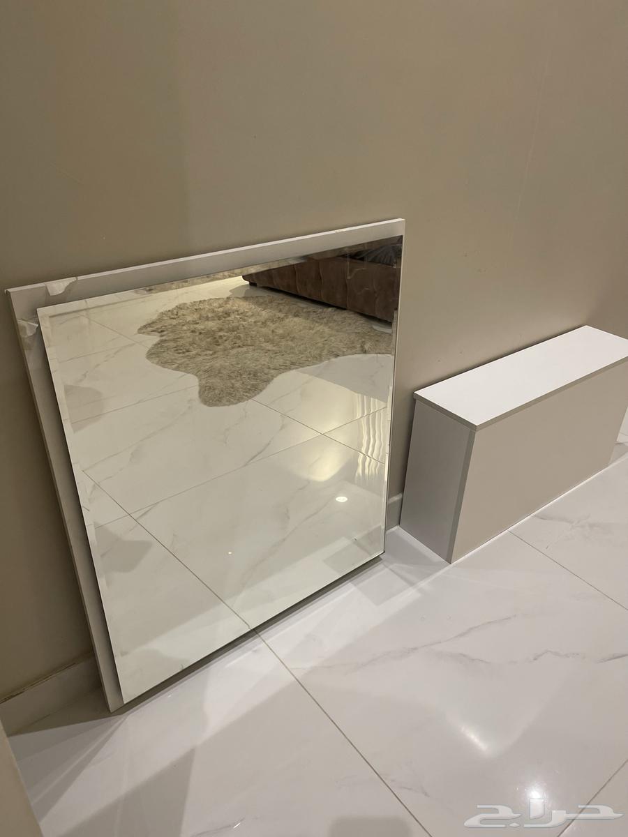 Square mirror with lighting and new wall shelf with drawer64524781140483110