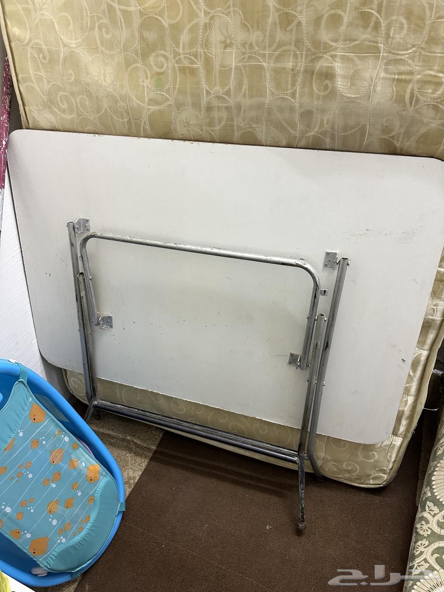 طاولة مطبخ مستخدمه للبيع64524670748418110