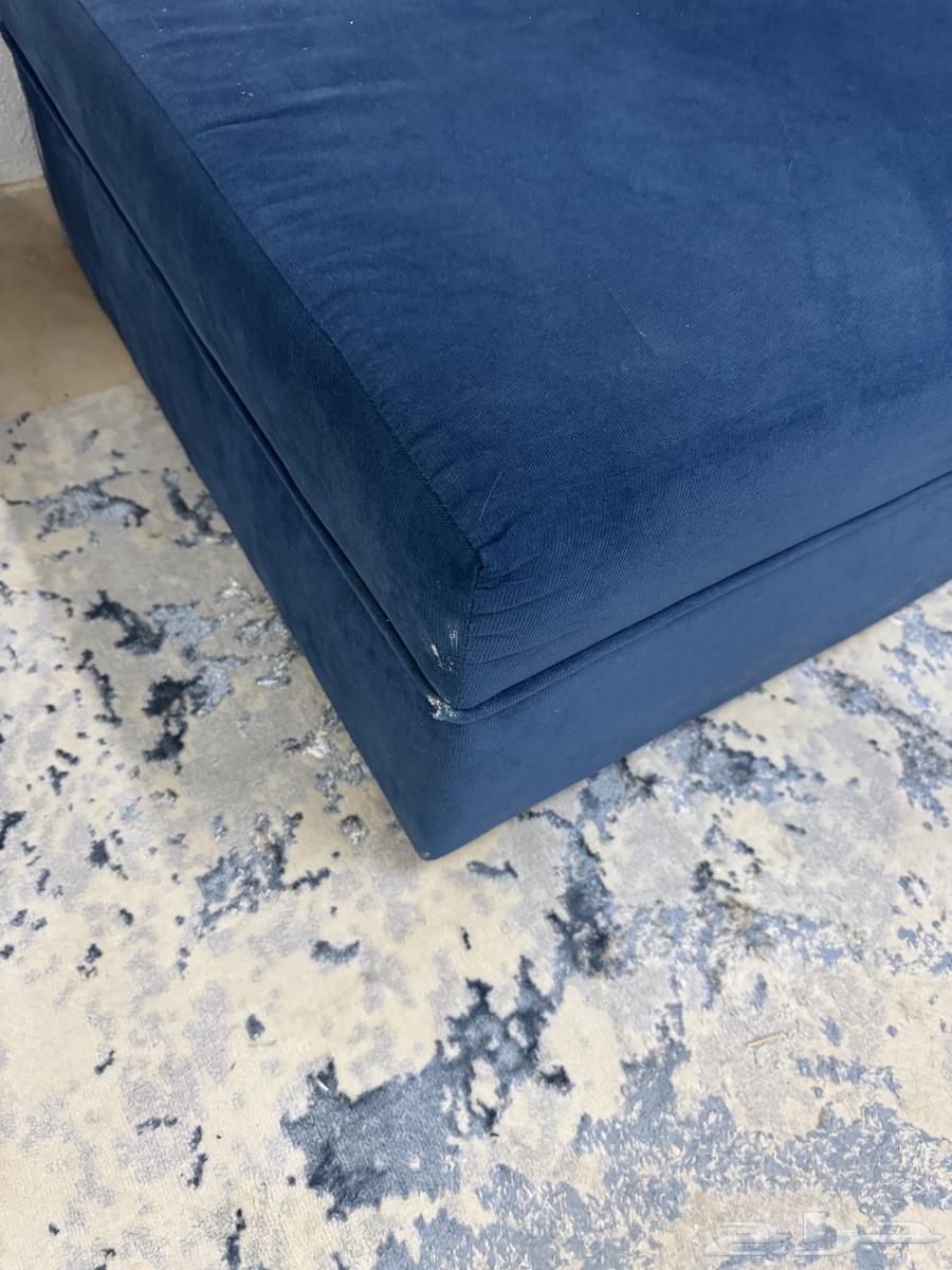 Clean blue 3 2 sofa in Al Majma'ah with carpet64526648389123111