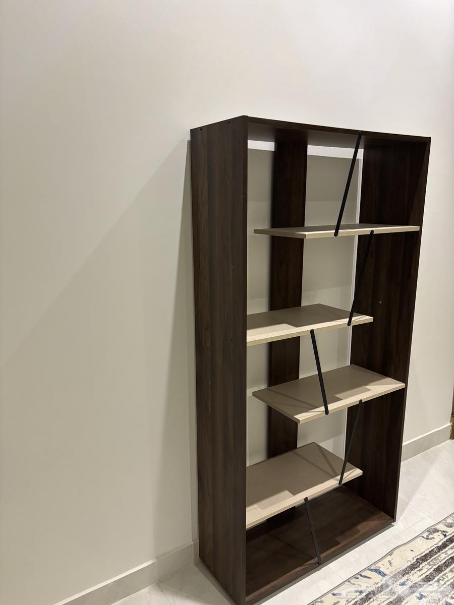 للبيع مكتب ارفف تحف نظيف جدا64525234021251110