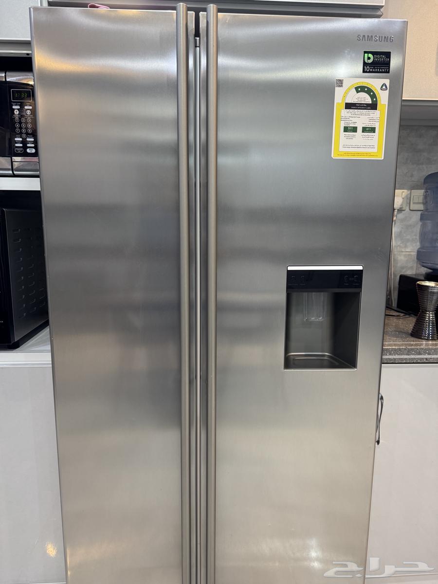 Refrigerator with freezer64519229661954112