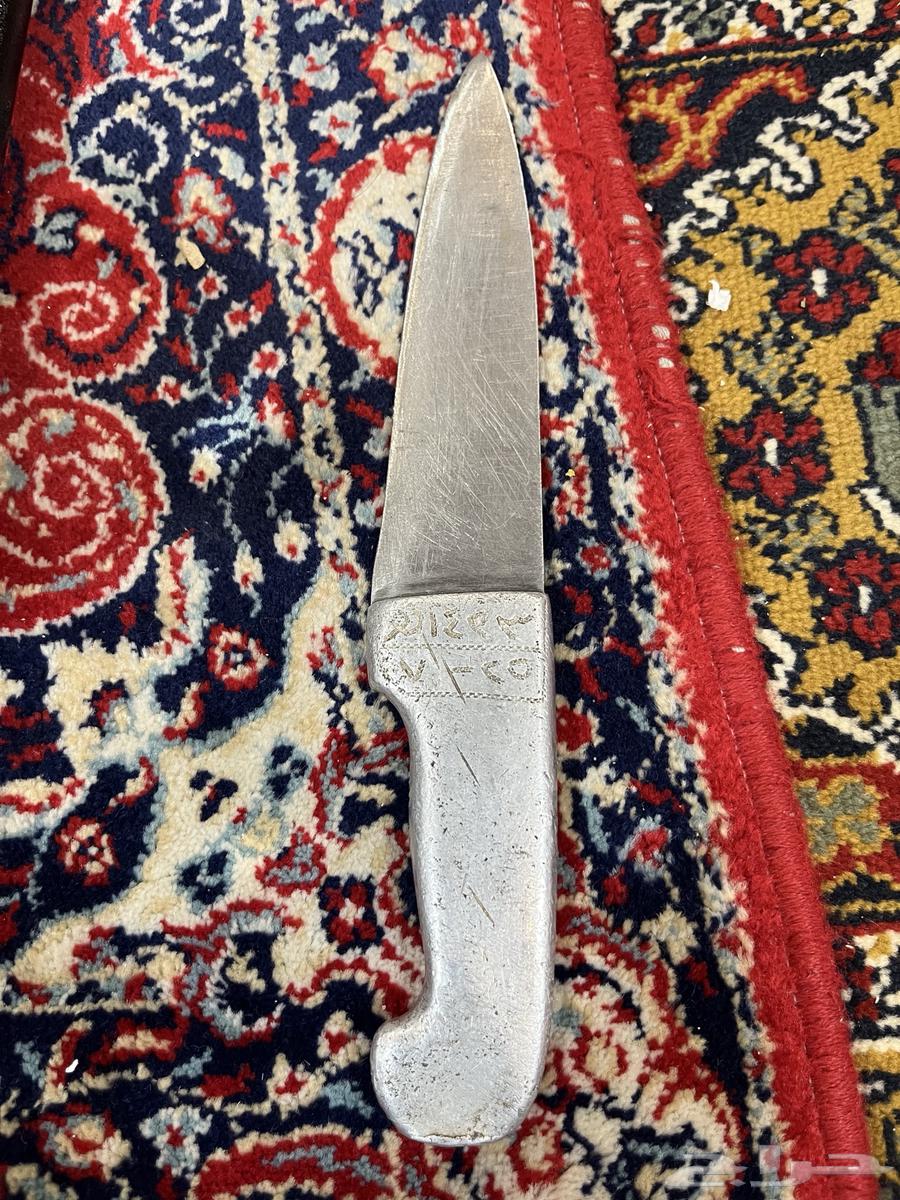 سكين عليها تاريخ قديم64523301883777110