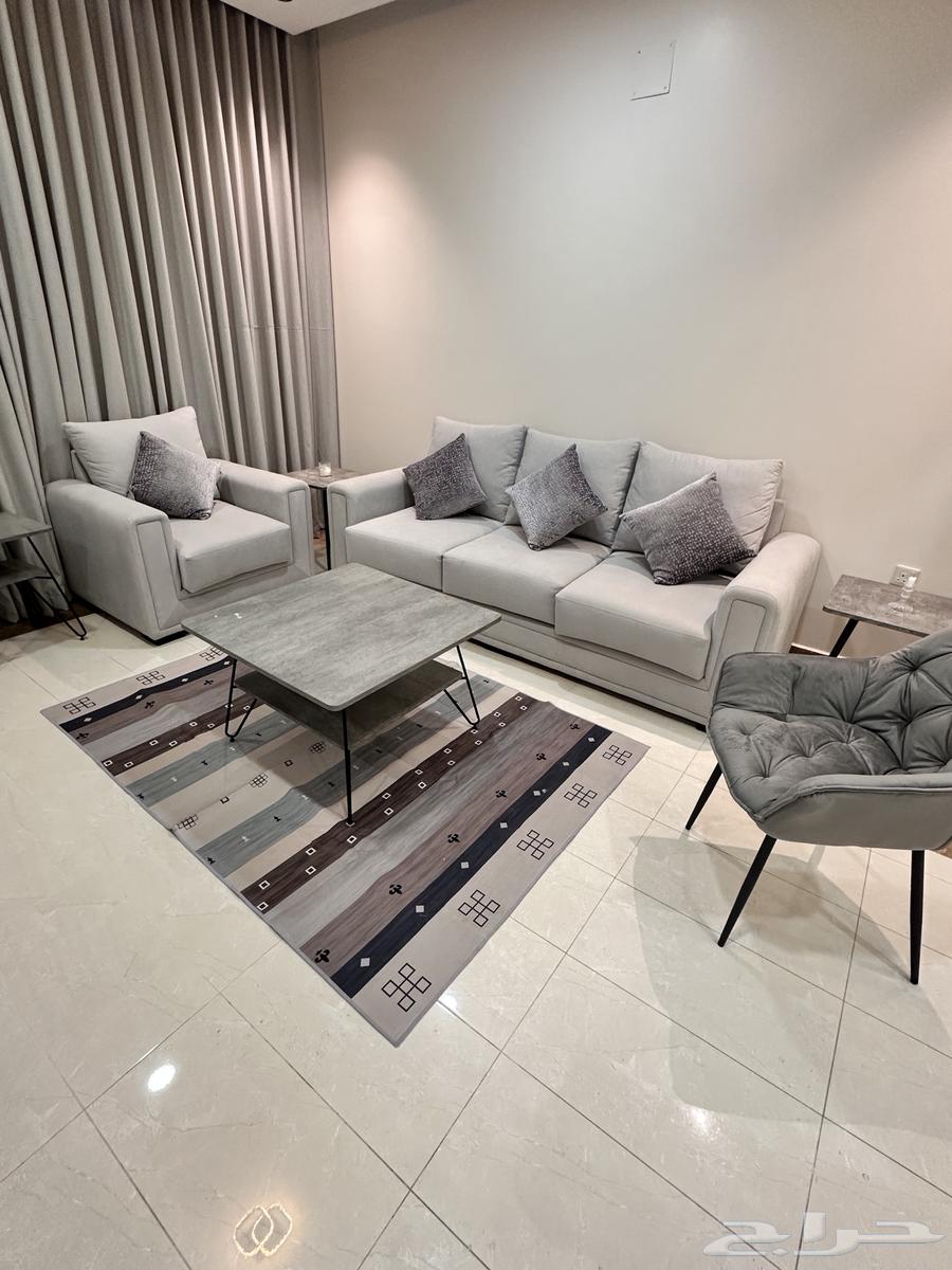 طقم كنب وطاولات خدمة وتلفزيون وستارة64526217154562110