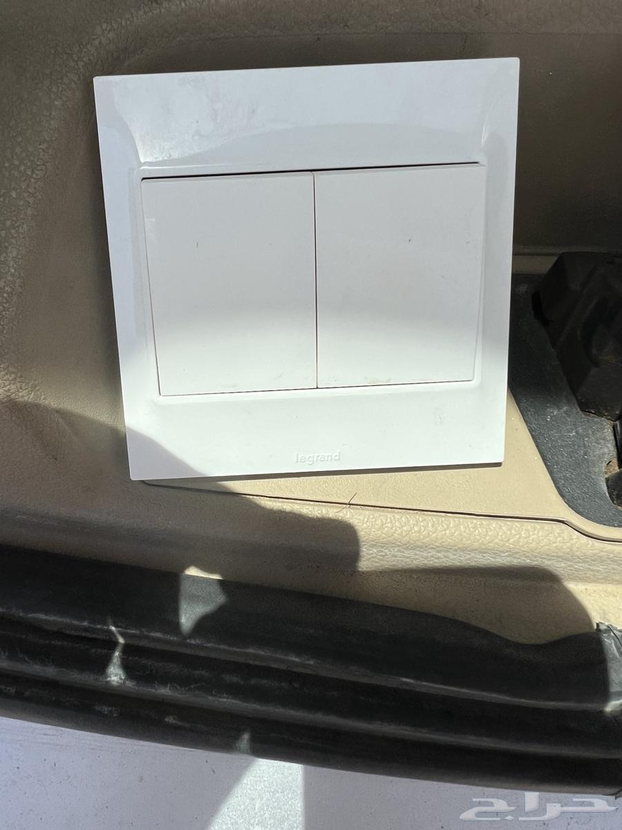 للبيع أفياش بحالة جيدة64523612509315113