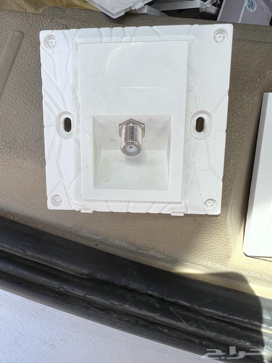 للبيع أفياش بحالة جيدة64523612509315112