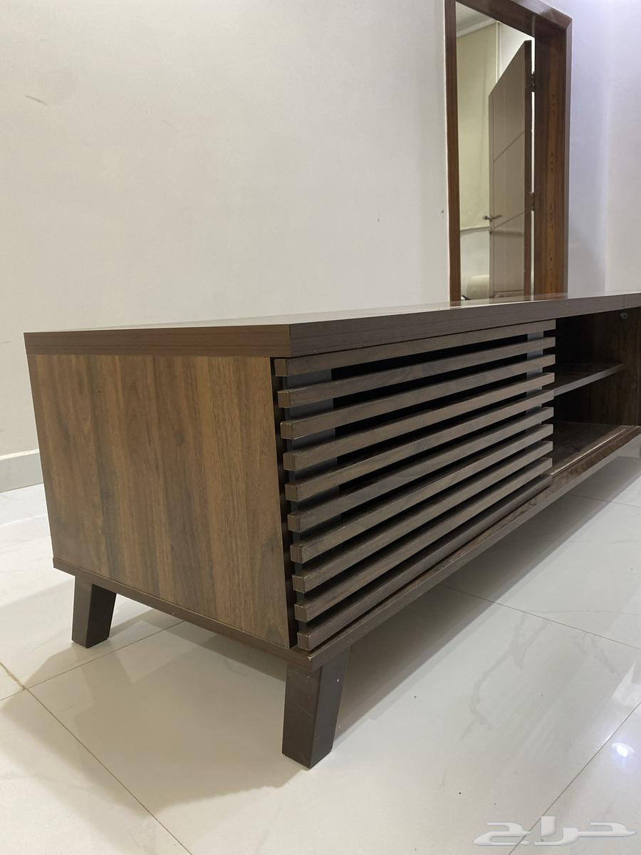 طاولة تلفزيون للبيع64524684443906111