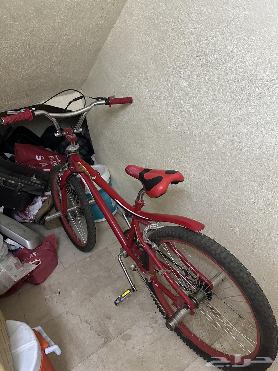 Cobra bike B 300 and the bike is clean, everything in it is tightened except the front frame is broken64526231479043111