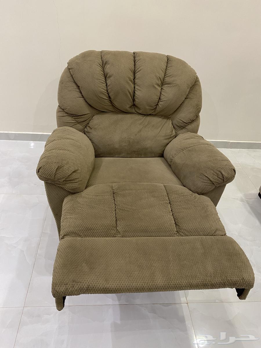 للبيع   كنب بحالة ممتازة64523880252291110