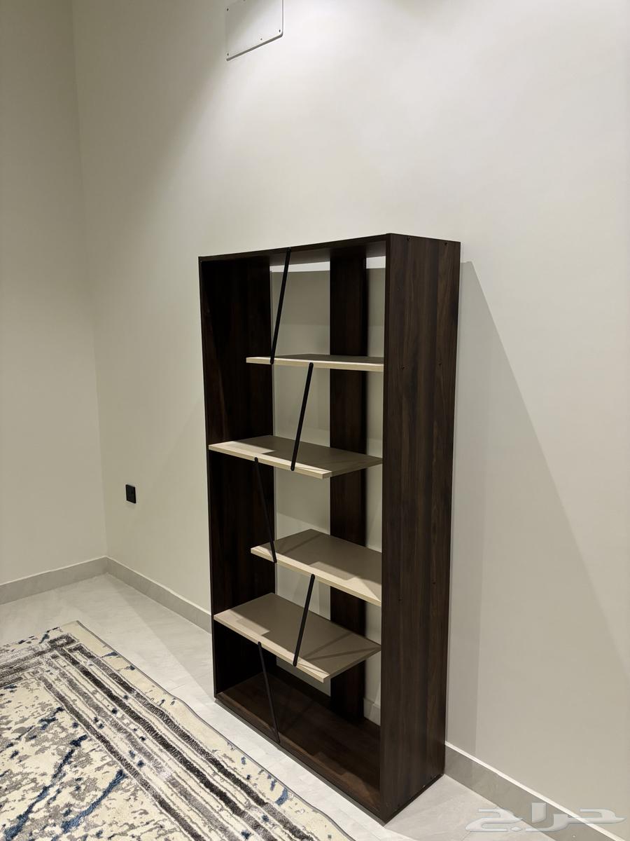 للبيع مكتب ارفف تحف نظيف جدا64525234021251111