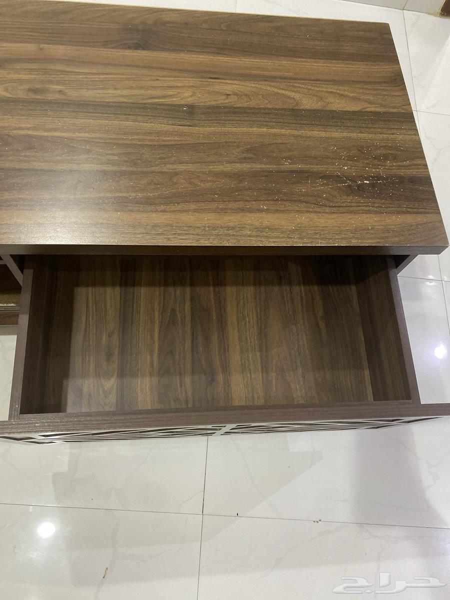 طاولة تلفزيون للبيع64524684443906114