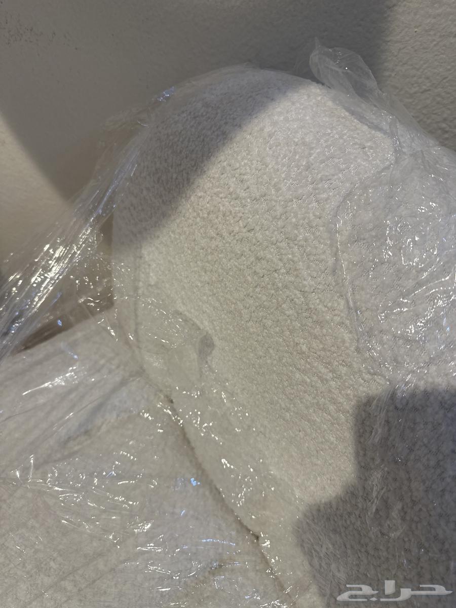 I have a Bouclé chair for sale, brand new, bought from the store and never used64527010994434111