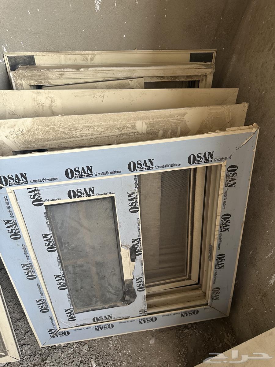 أبواب وشبابيك ومراوح شبه جديدة للبيع64521326305025110