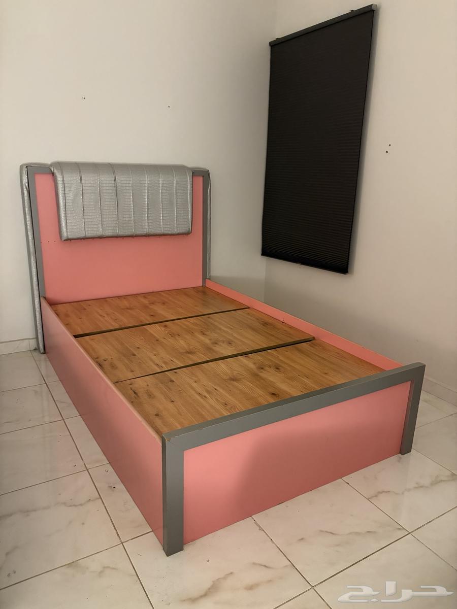 Two beds with mattresses for urgent sale64519497613443113