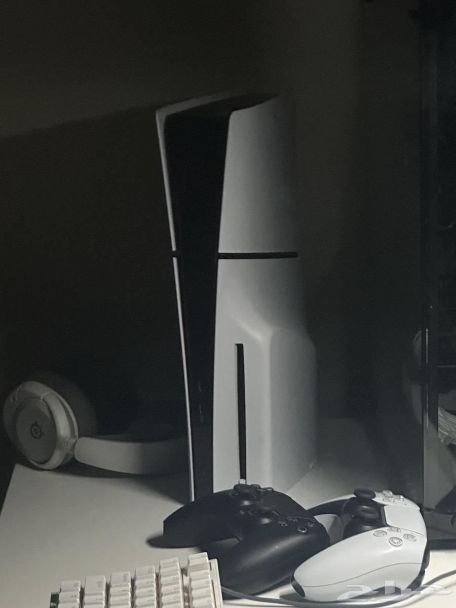 For sale PS5 Disc Edition, in good condition with two controllers and games64520048364675110