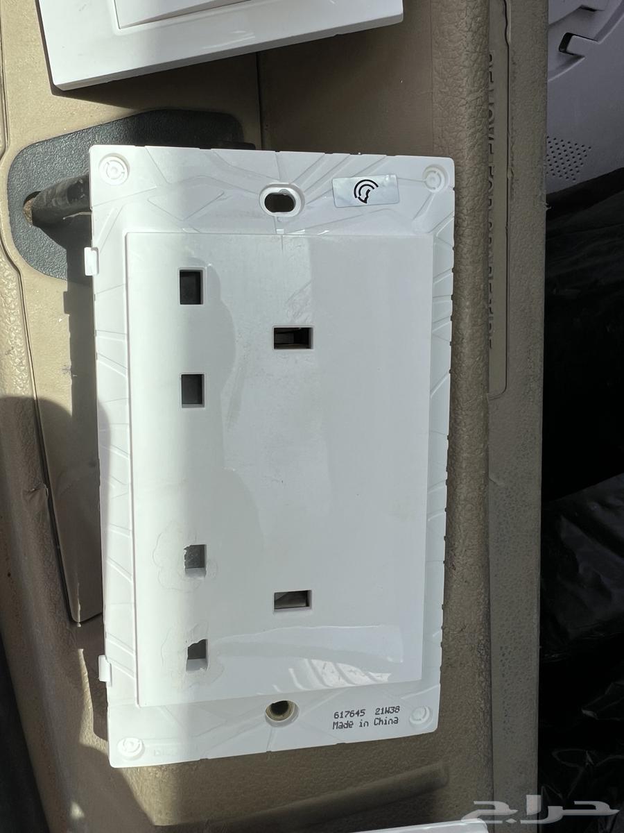 للبيع أفياش بحالة جيدة64523612509315114