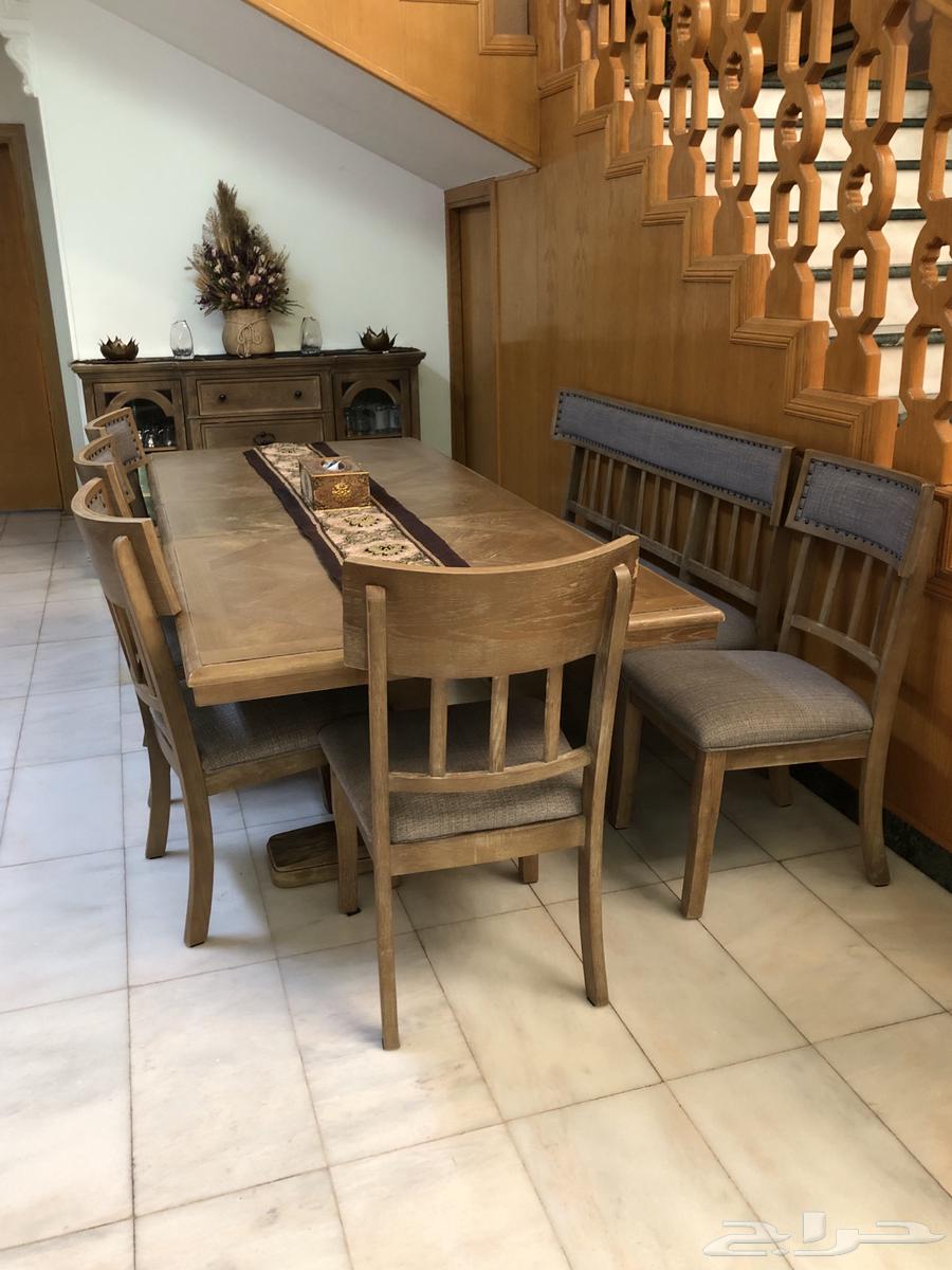Dining table with buffet (Ashley)64521991579778112