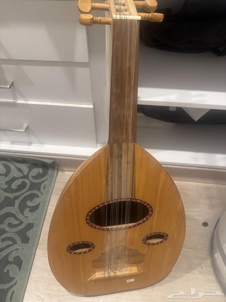 عود للبيع جديد لم يتم الاستعمال فقط يحتاج تغيير أوتار64525414402179110
