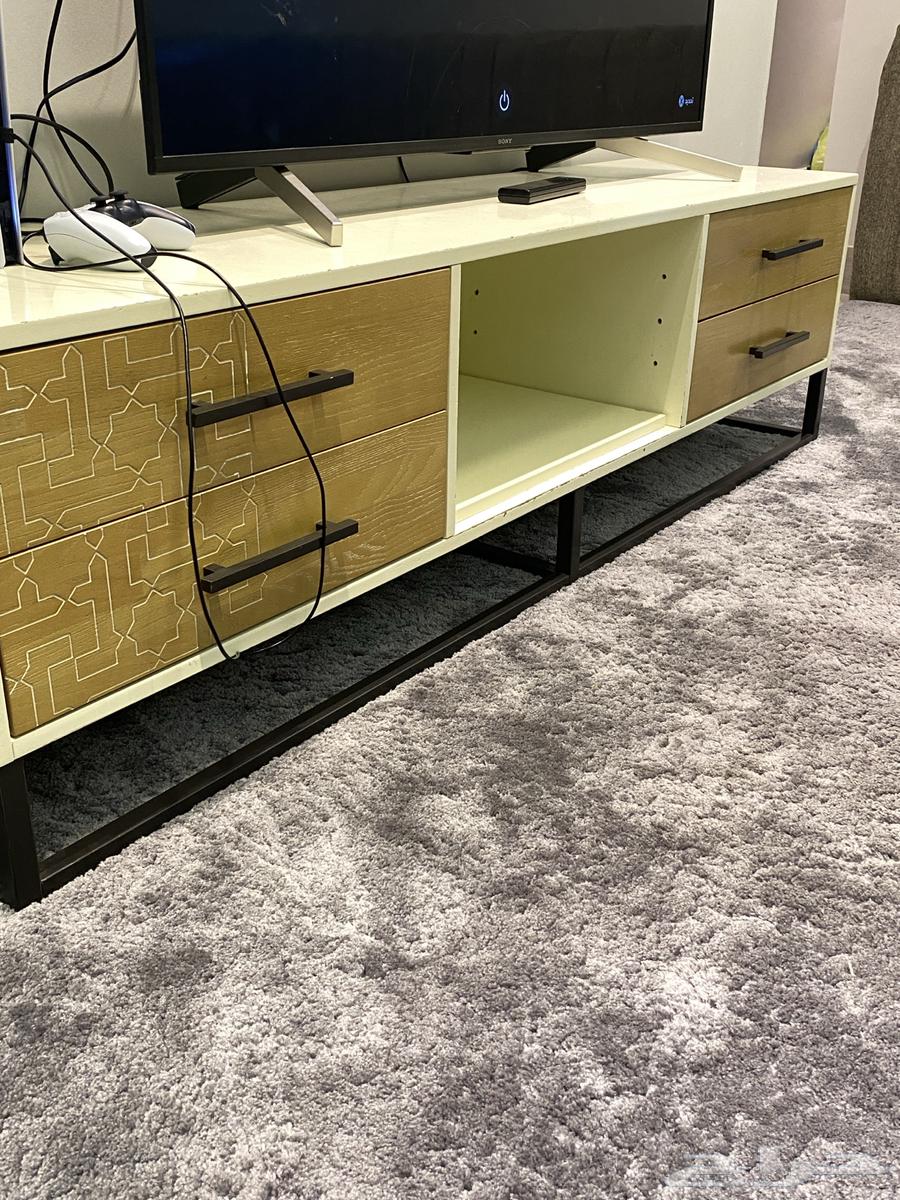 طاولة من هوم سنتر ب40064524891513090110