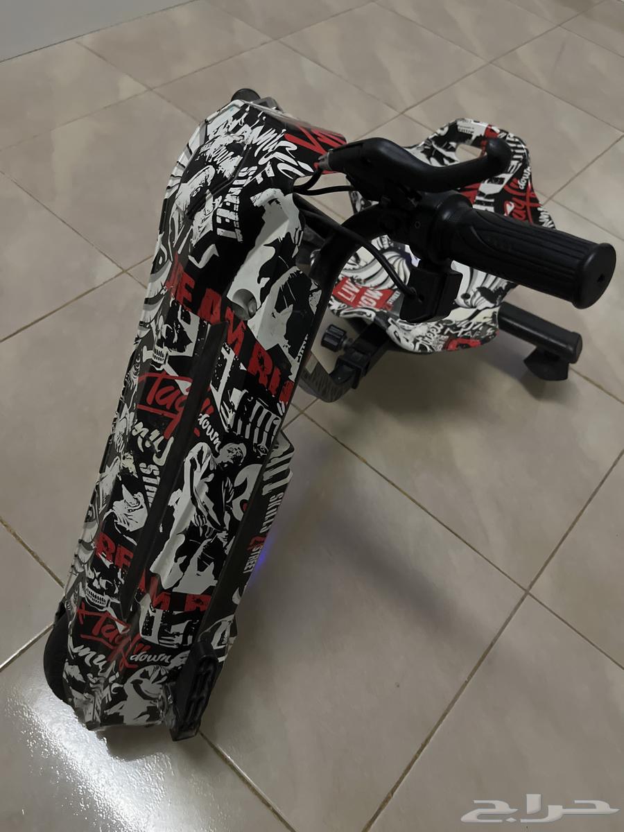 سكوتر دريفت للبيع ما فيه شي غير بطاريته خربت64526648284929110