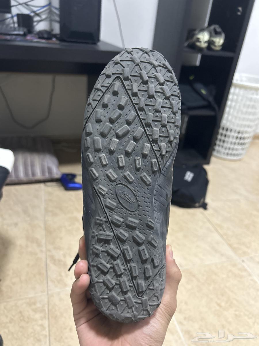 جوتي رياضي لكره القدم بمقاس 3964526120087554113