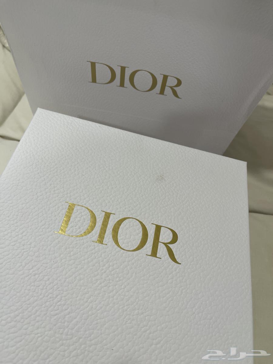 شنطه ديور رجالي ر قيمتها 3000 ريال   على السوم64522697271681112