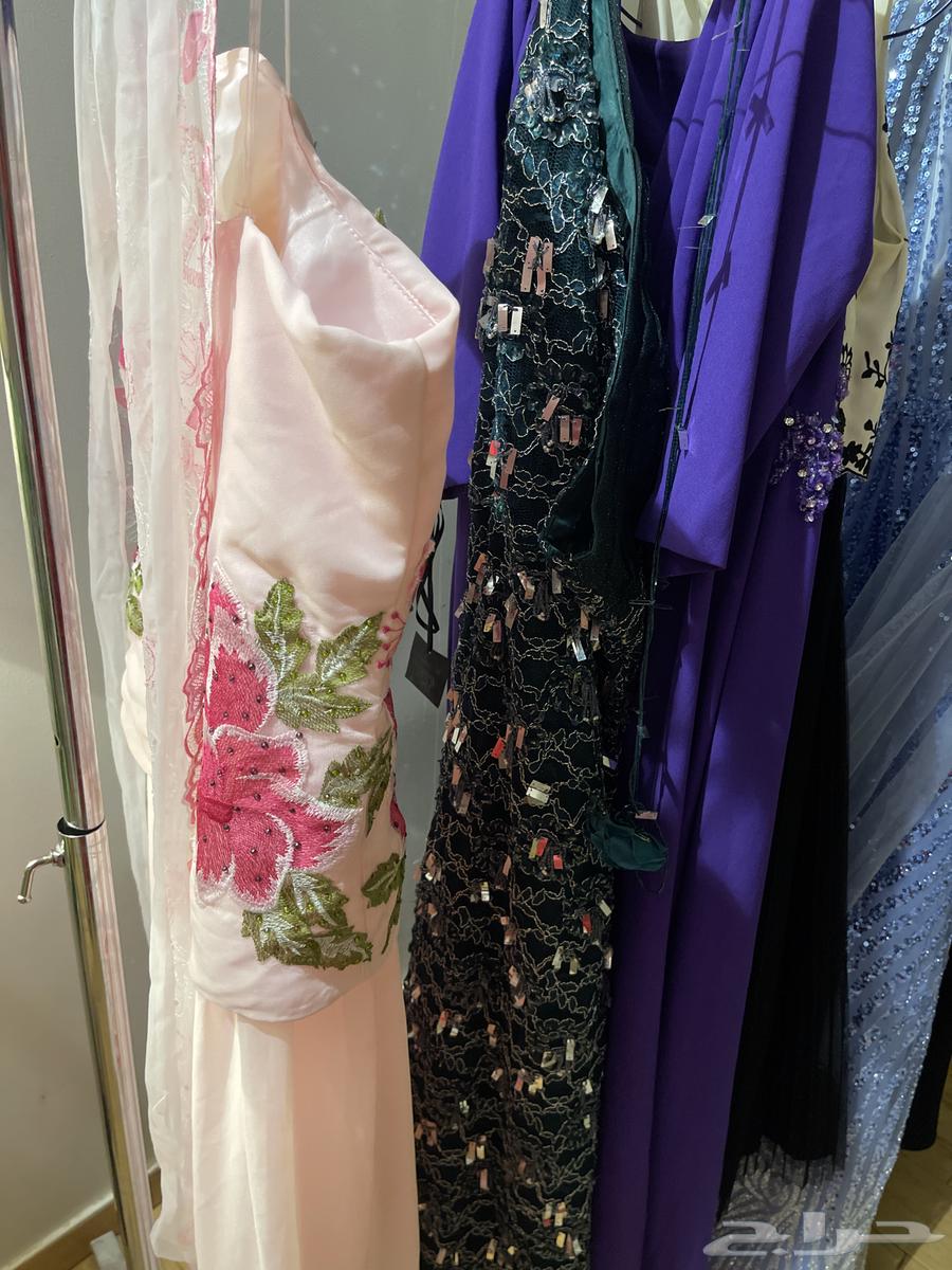 فساتين لبيع جديد ومستعمل. استخدام نظيف بالرياض للجادين64521154421763110