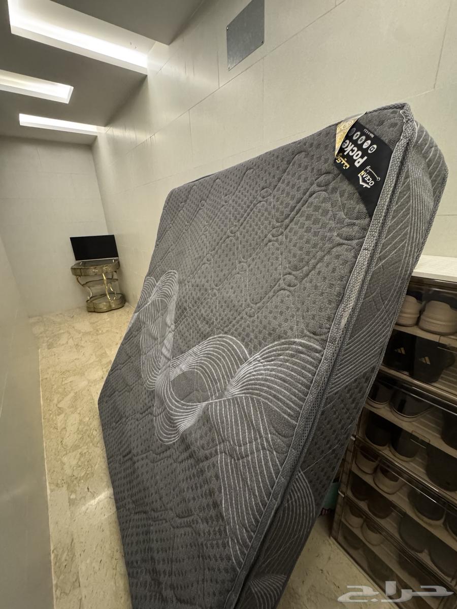 تلفزيون ومرتبه سرير وبيت باربي64526537844738110