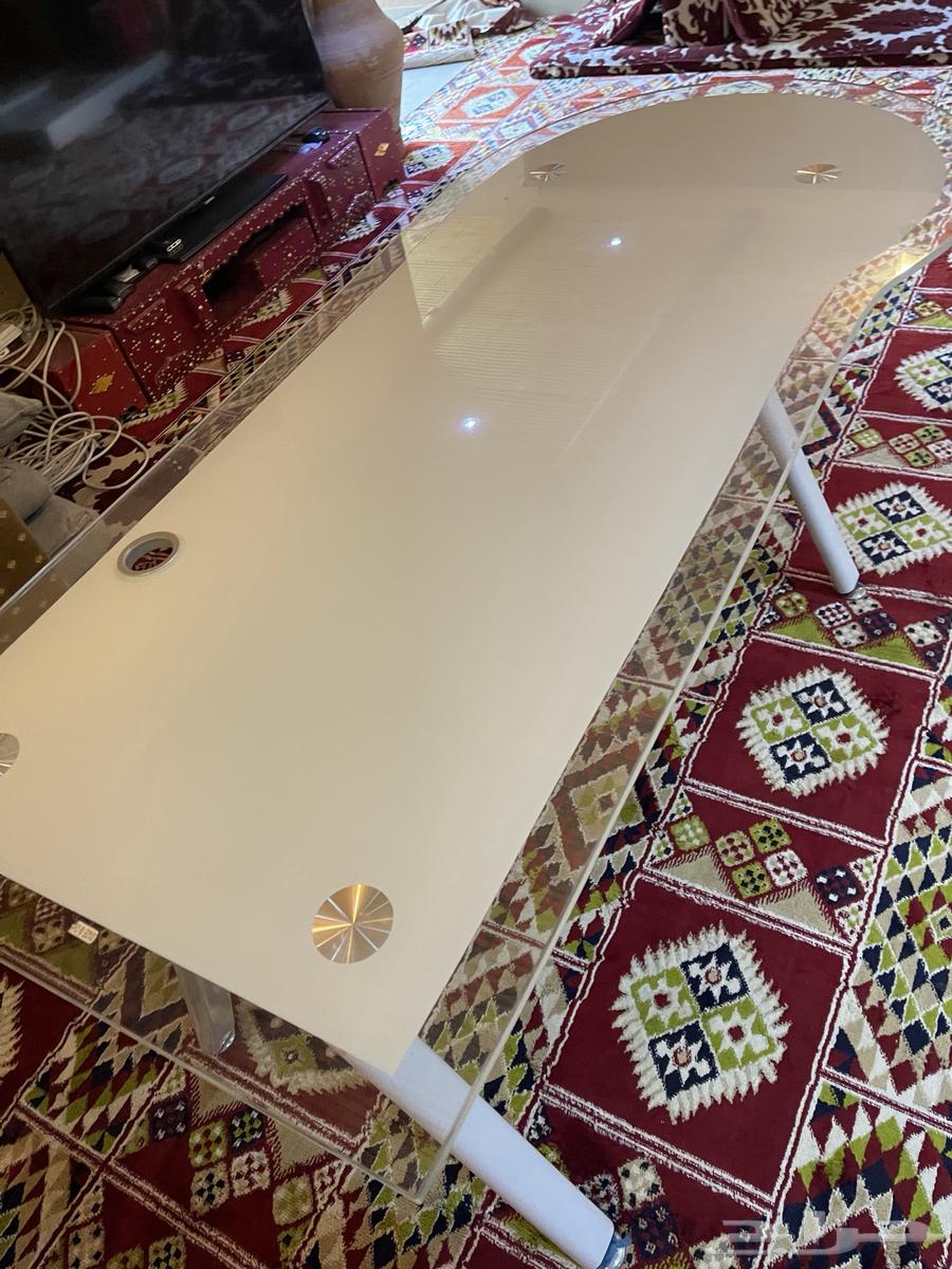 Luxurious and completely intact glass desk or table64524146792194110