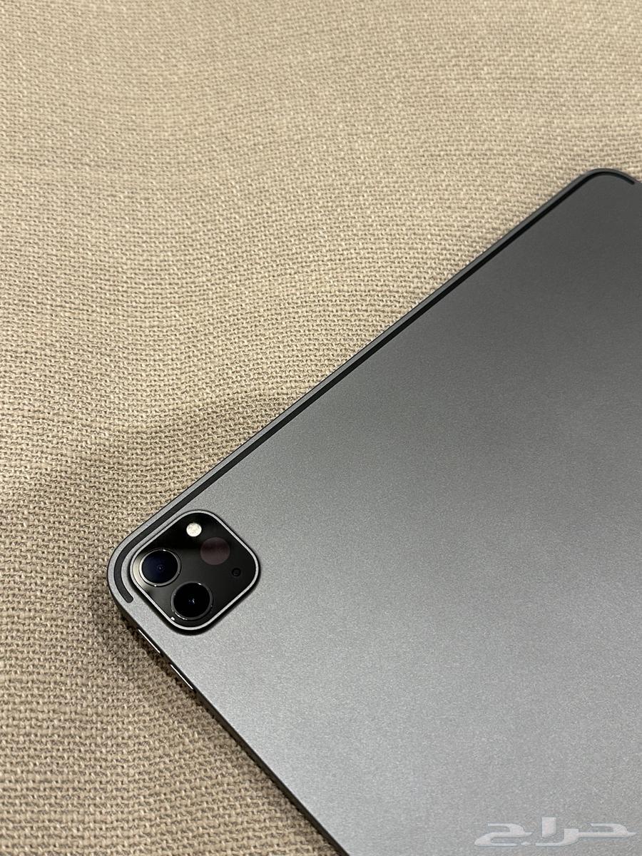 iPad with keyboard64525414294530111