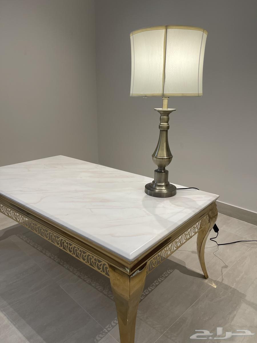 Marble table and lamp, almost new64526801238145110