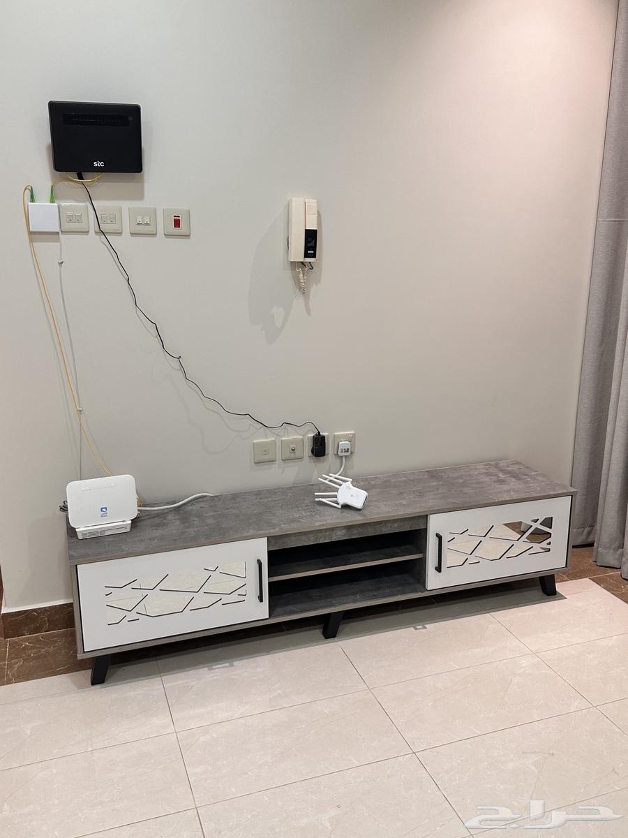 طقم كنب وطاولات خدمة وتلفزيون وستارة64526217154562113